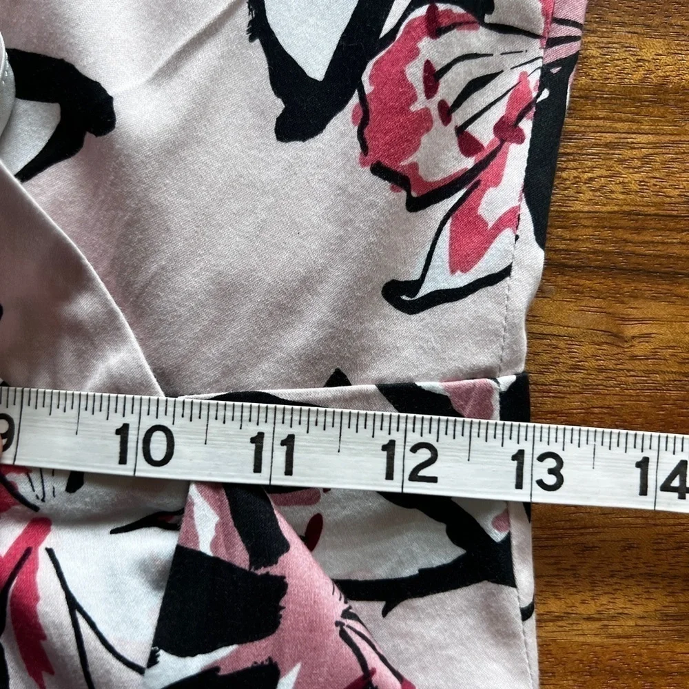 Kate Spade New York Tiger Lily print wrap dress featuring a blush pink base Sz 0